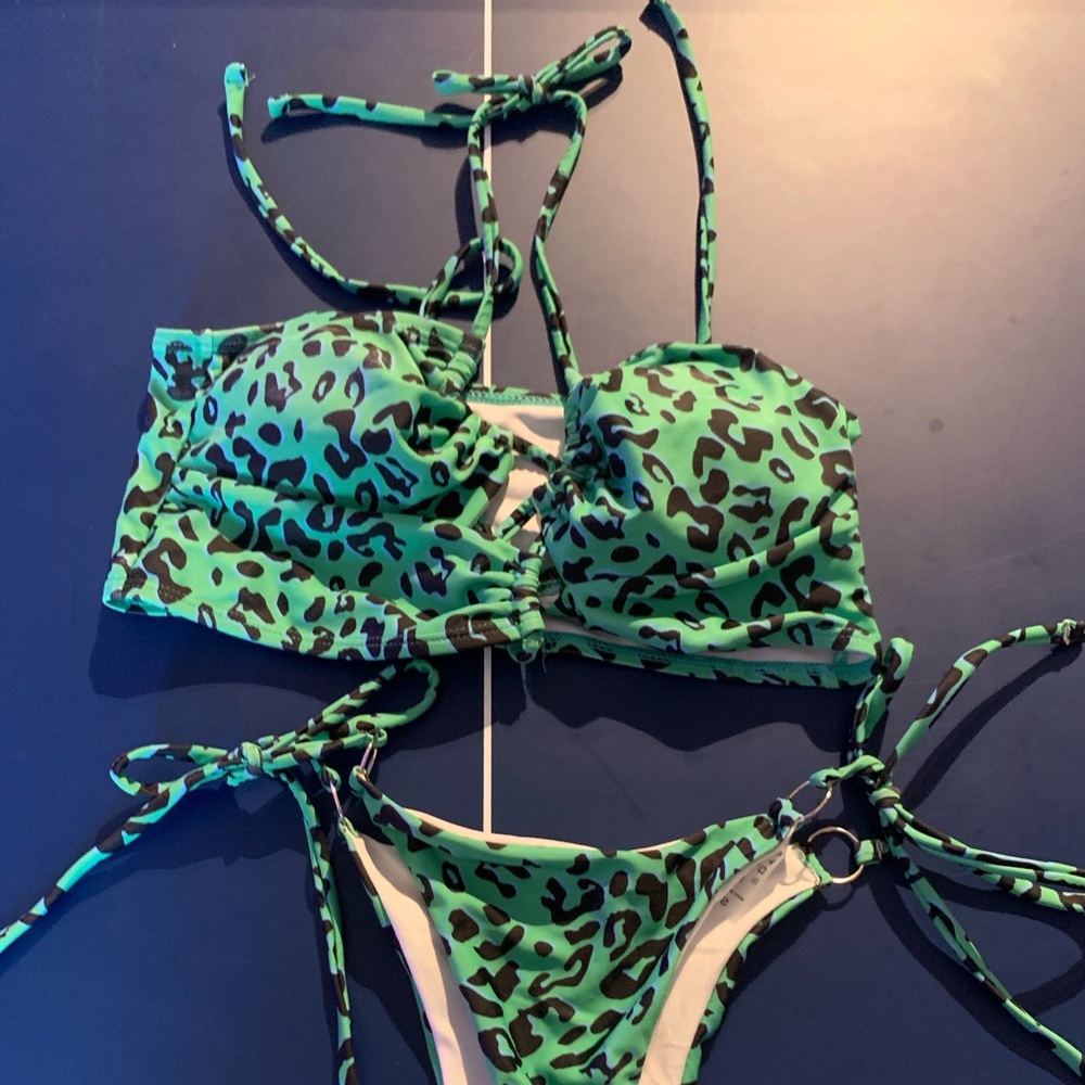 Bathing suit